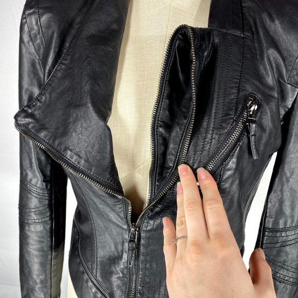 SOLD Blank NYC Black Faux Leather Moto Jacket Sz S - Picture 6 of 9